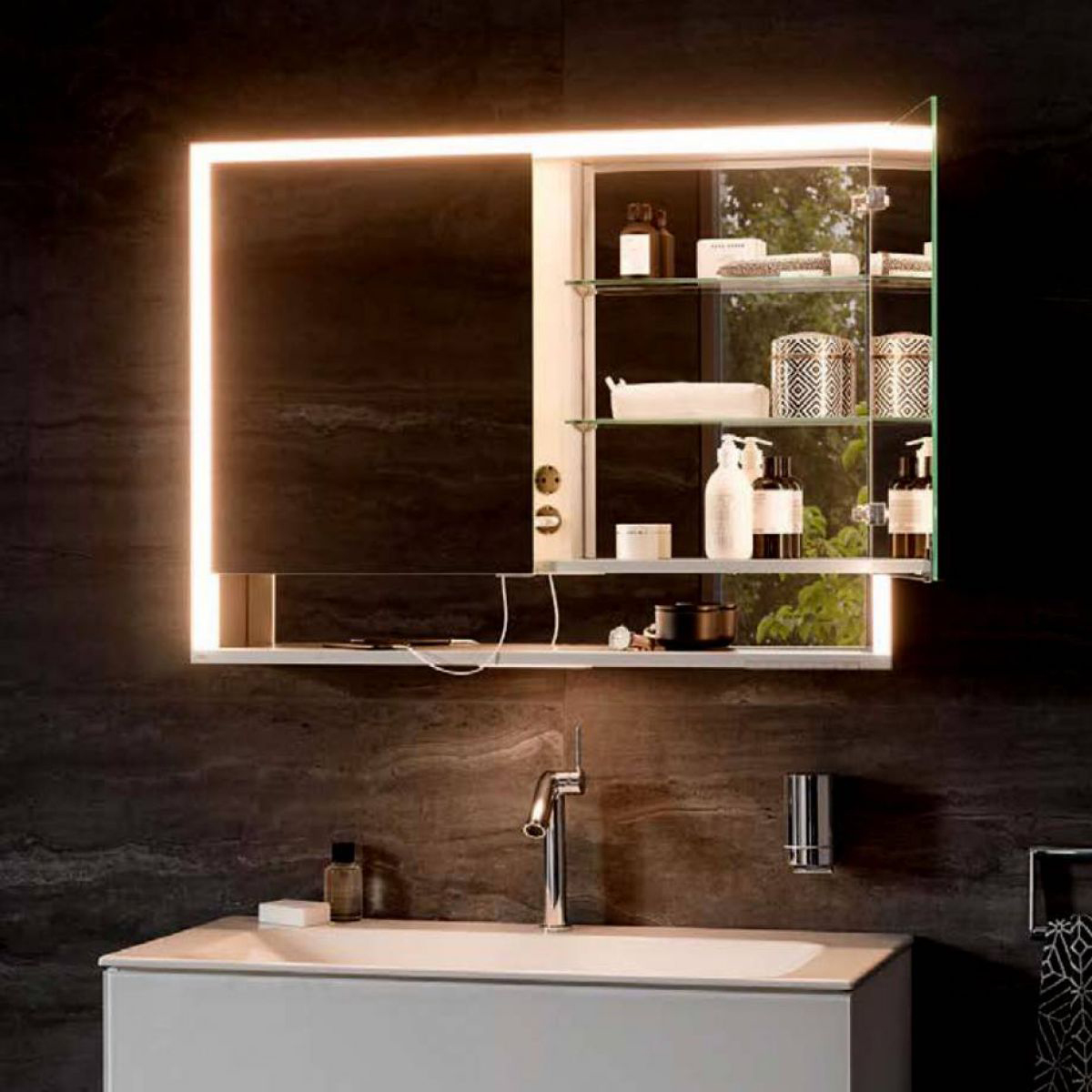 Зеркало-шкаф Keuco Royal Lumos 80 с подсветкой 14302171301 - 2